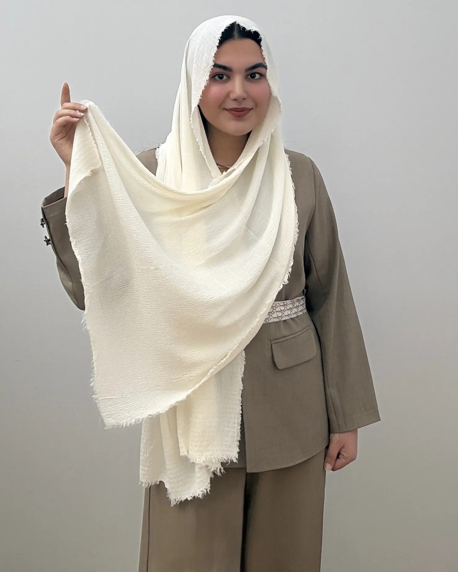شال دور ریش پلیسه مدل زارا